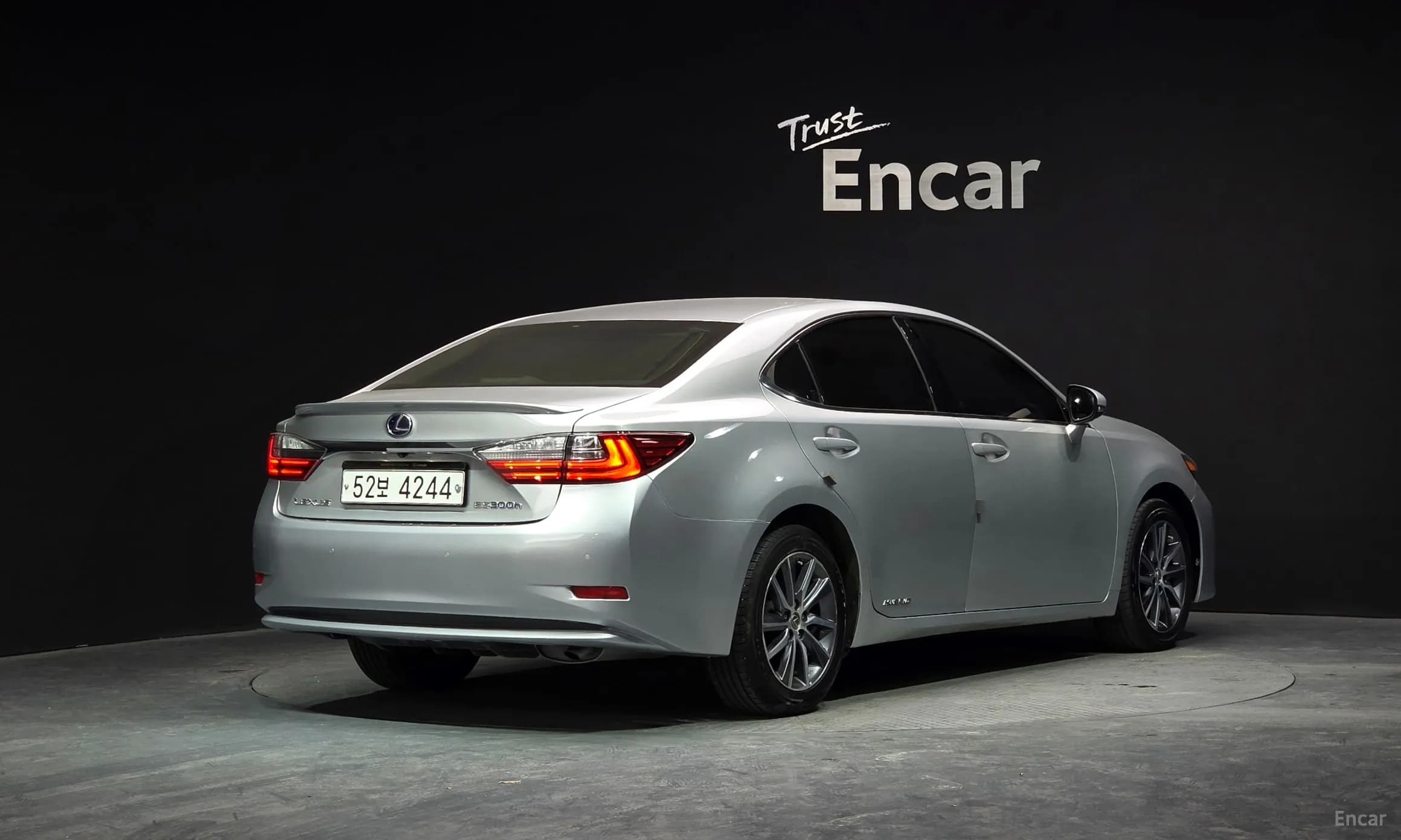 New ES300h