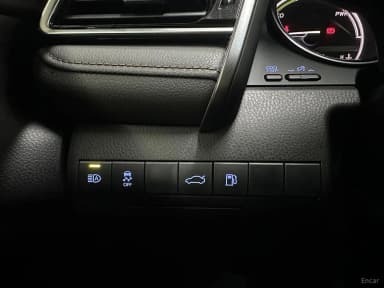 Camry (XV70)