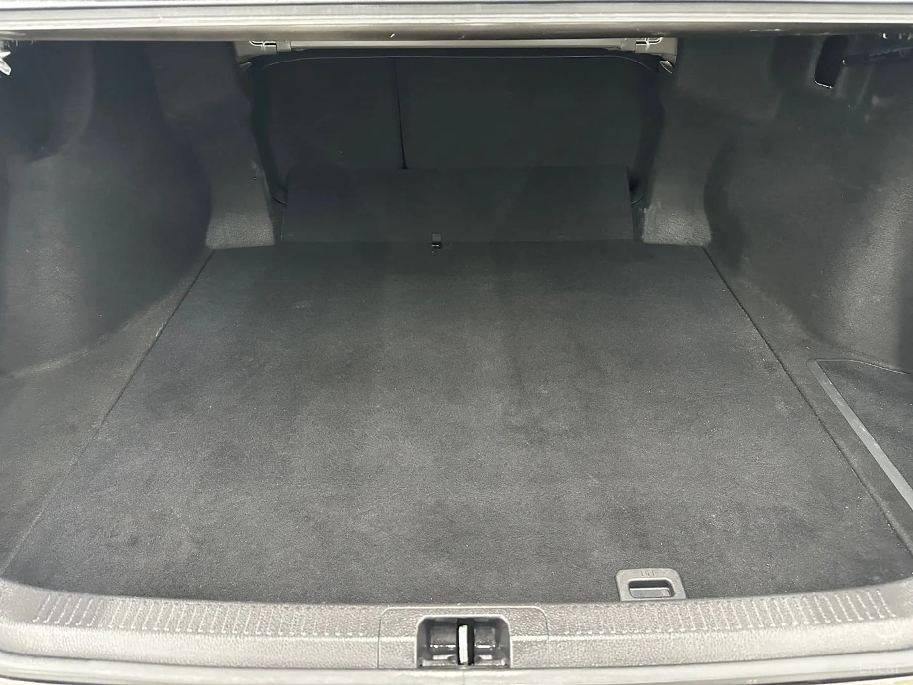 Camry (XV70)