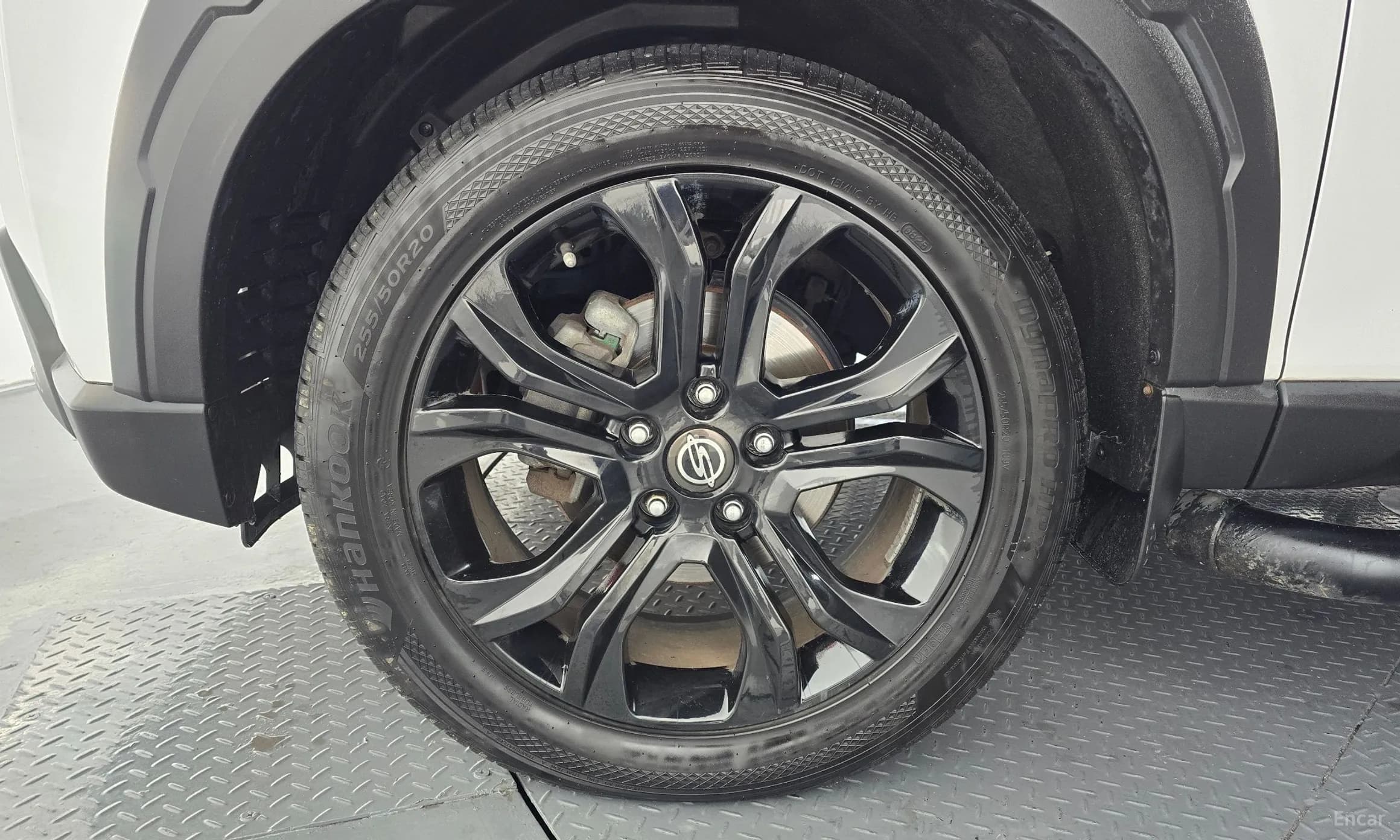 Rexton Sports Khan