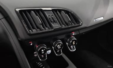 R8 (4S)