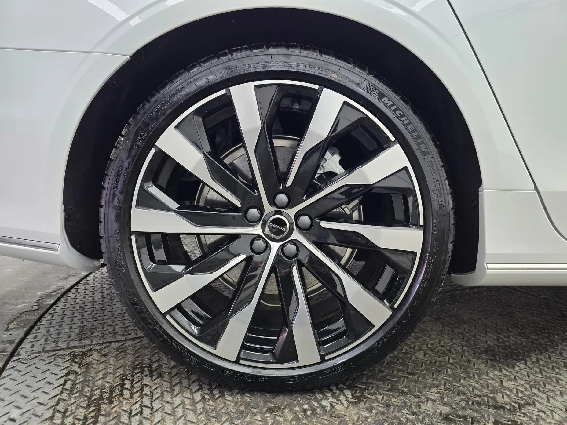 S90