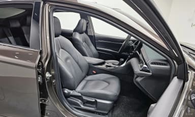Camry (XV70)