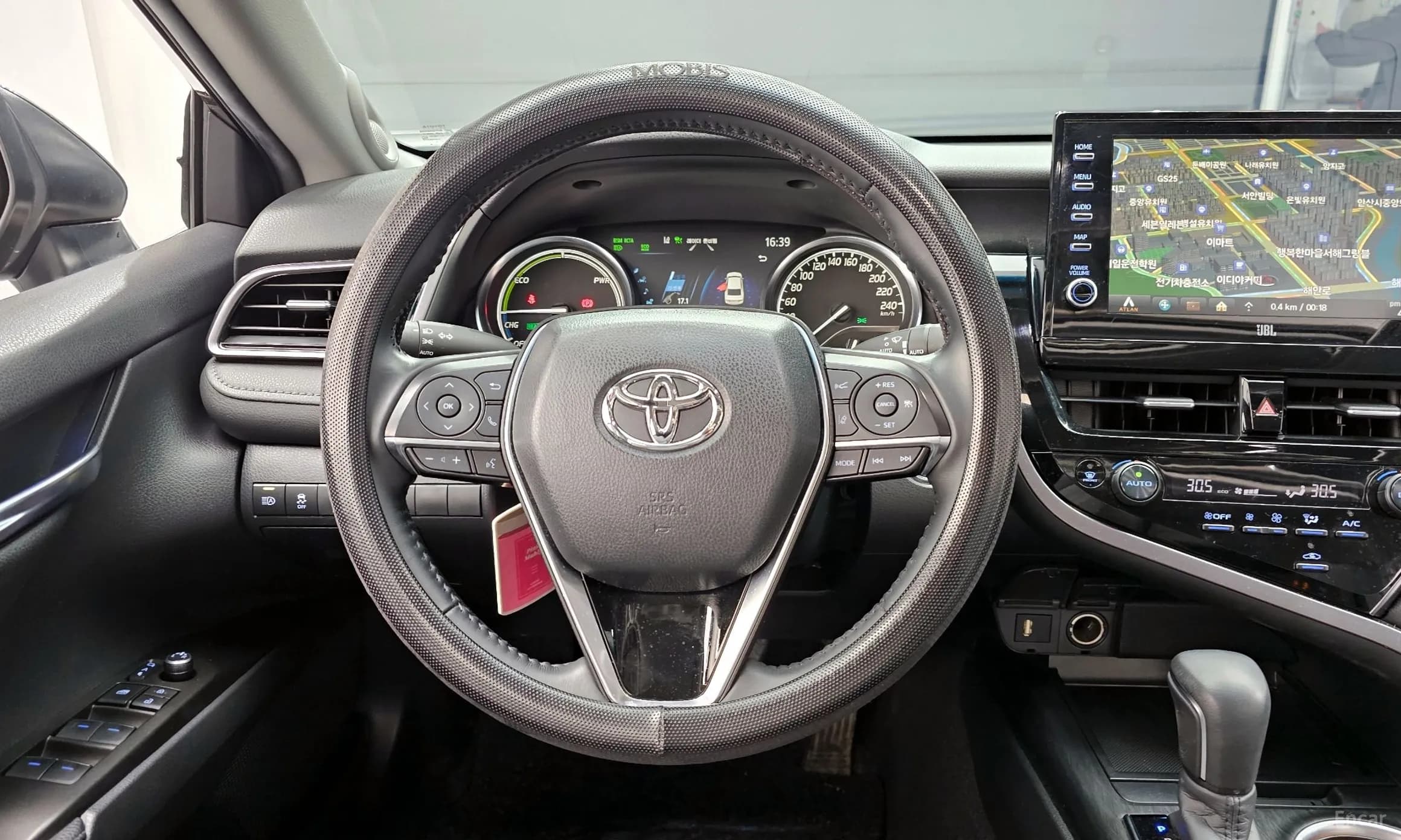 Camry (XV70)