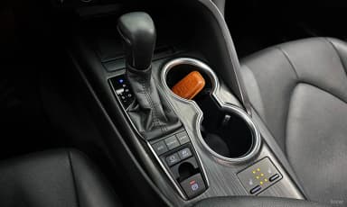 Camry (XV70)