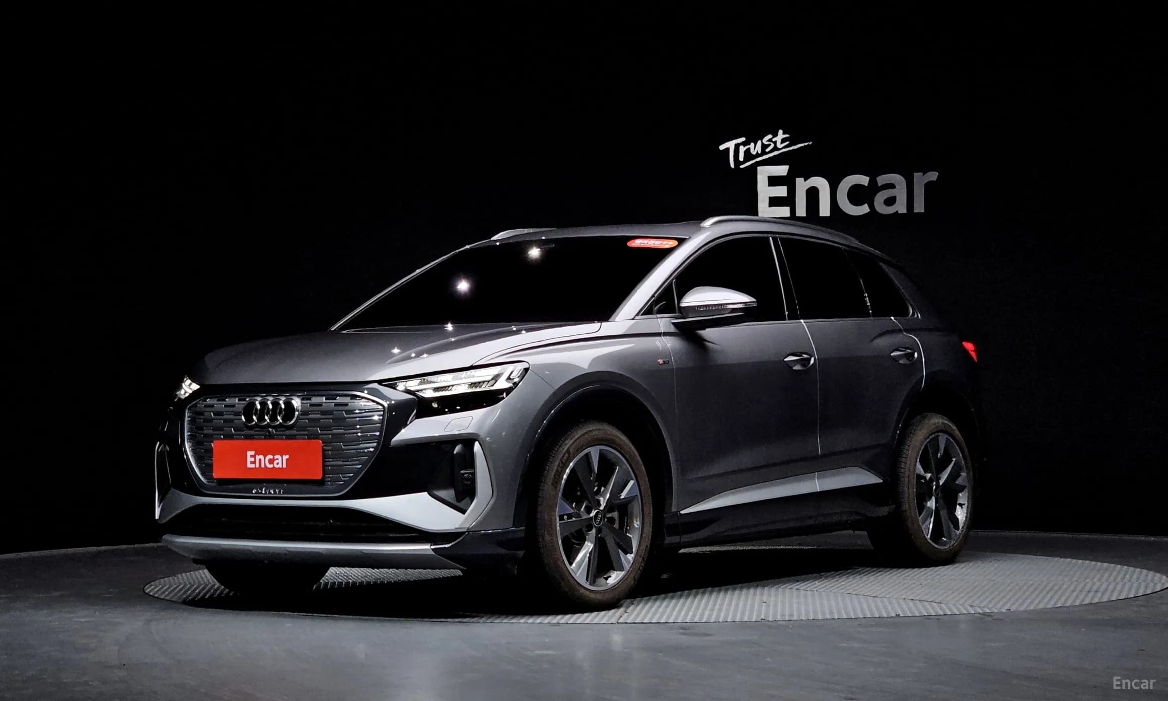 Q4 e-tron (F4)