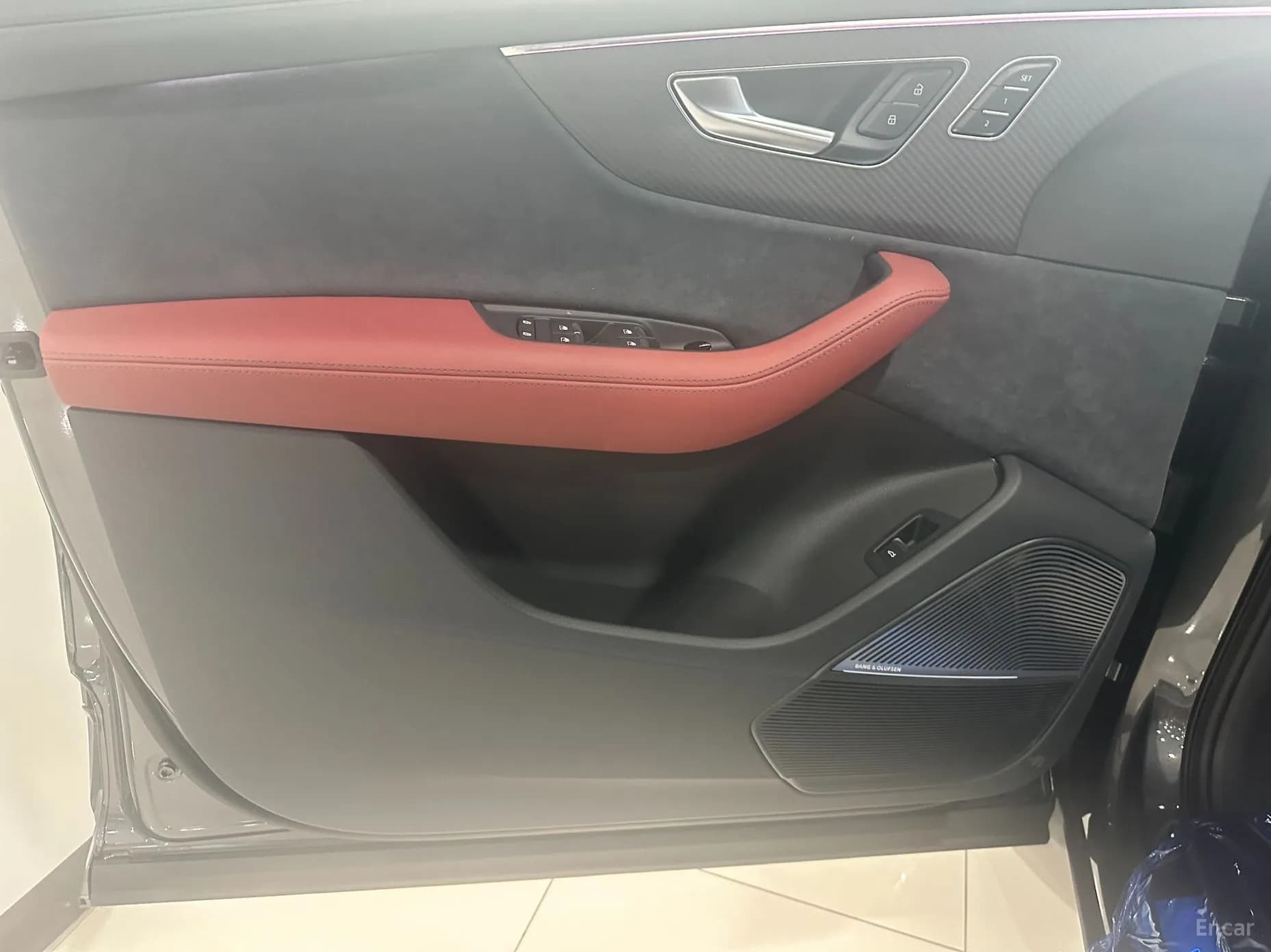 SQ7 (4M)