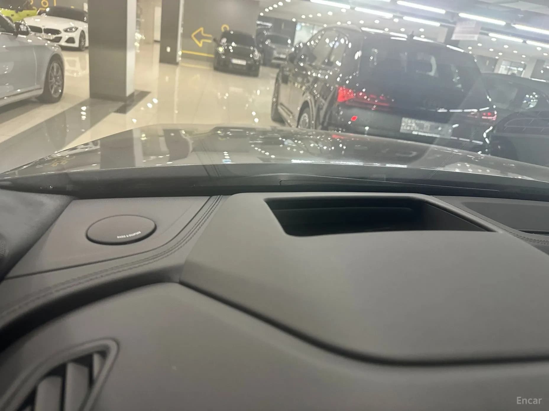 SQ7 (4M)