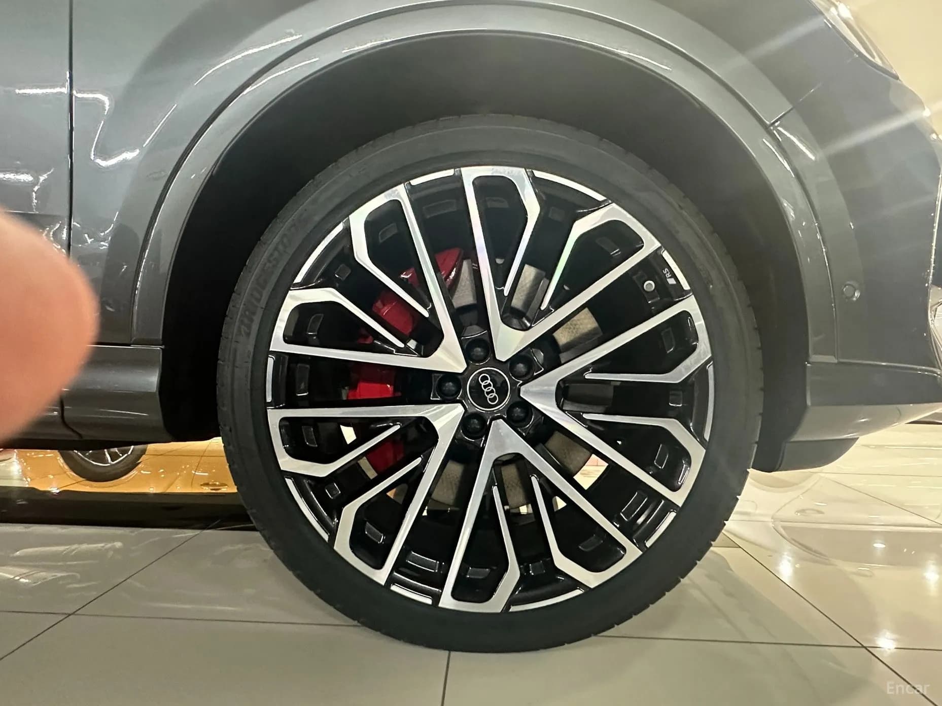 SQ7 (4M)