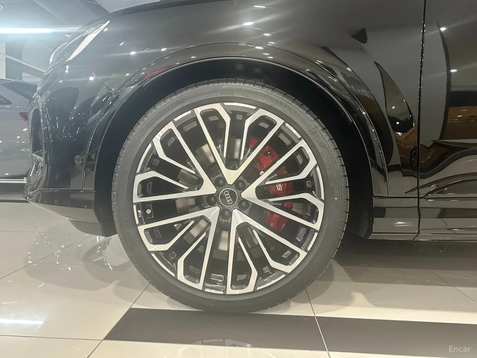 SQ7 (4M)
