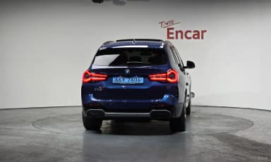 iX3