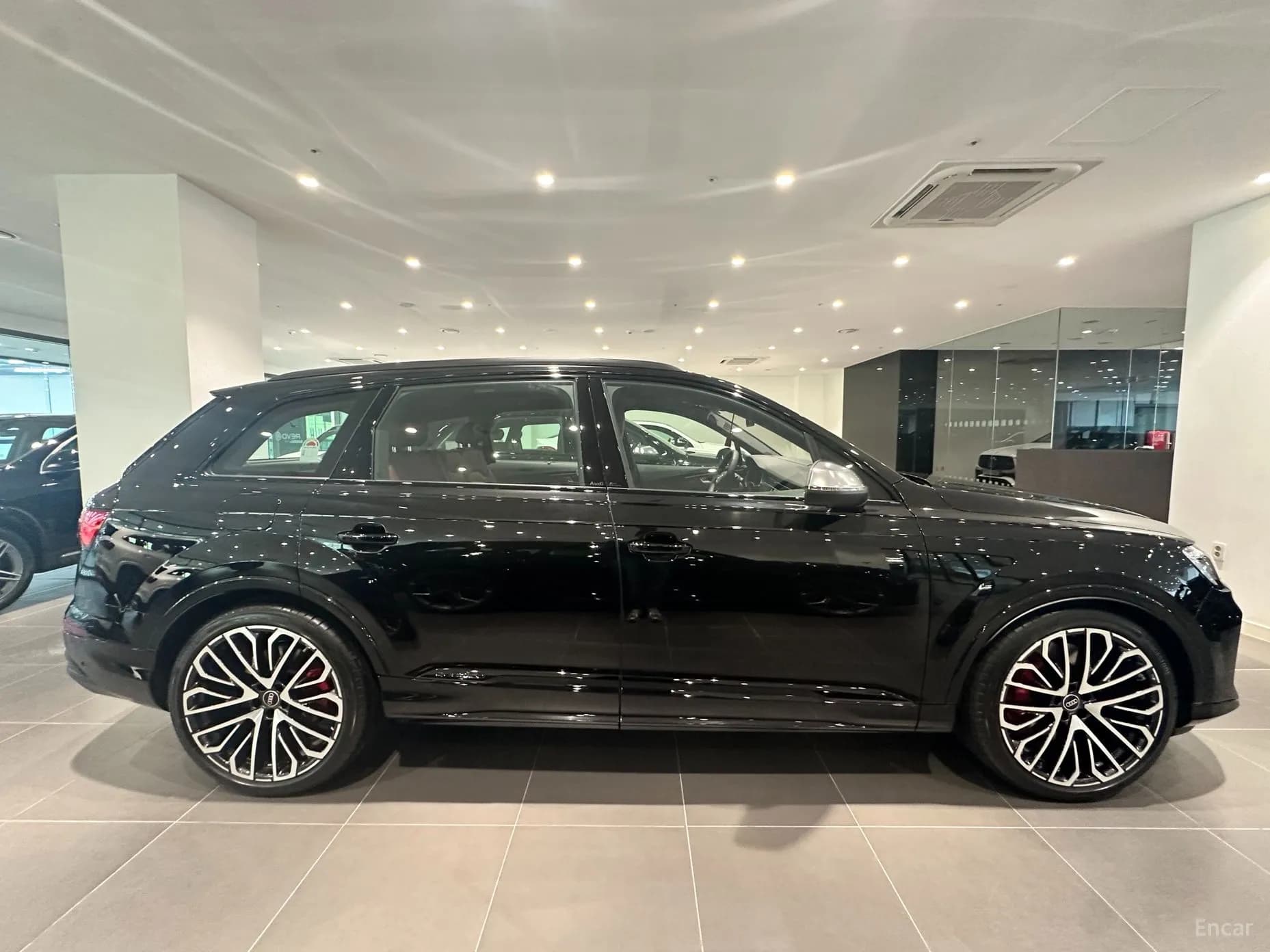 SQ7 (4M)