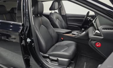 Camry (XV70)