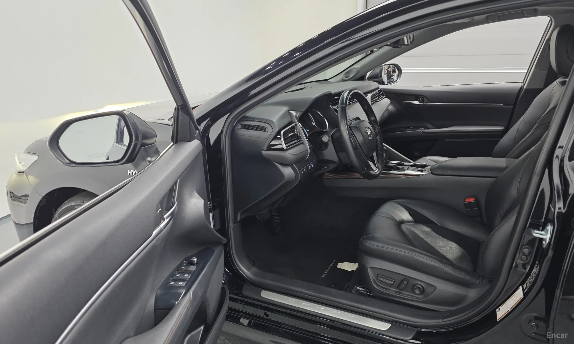 Camry (XV70)