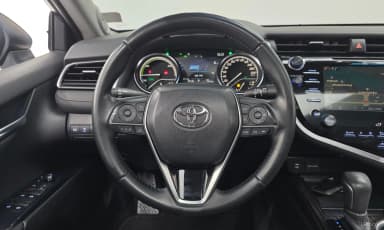 Camry (XV70)