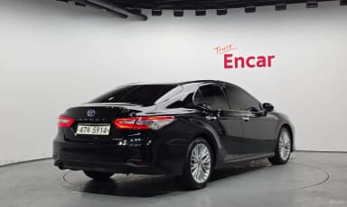 Camry (XV70)