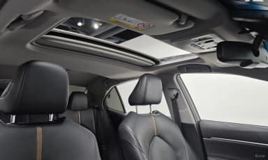 Camry (XV70)