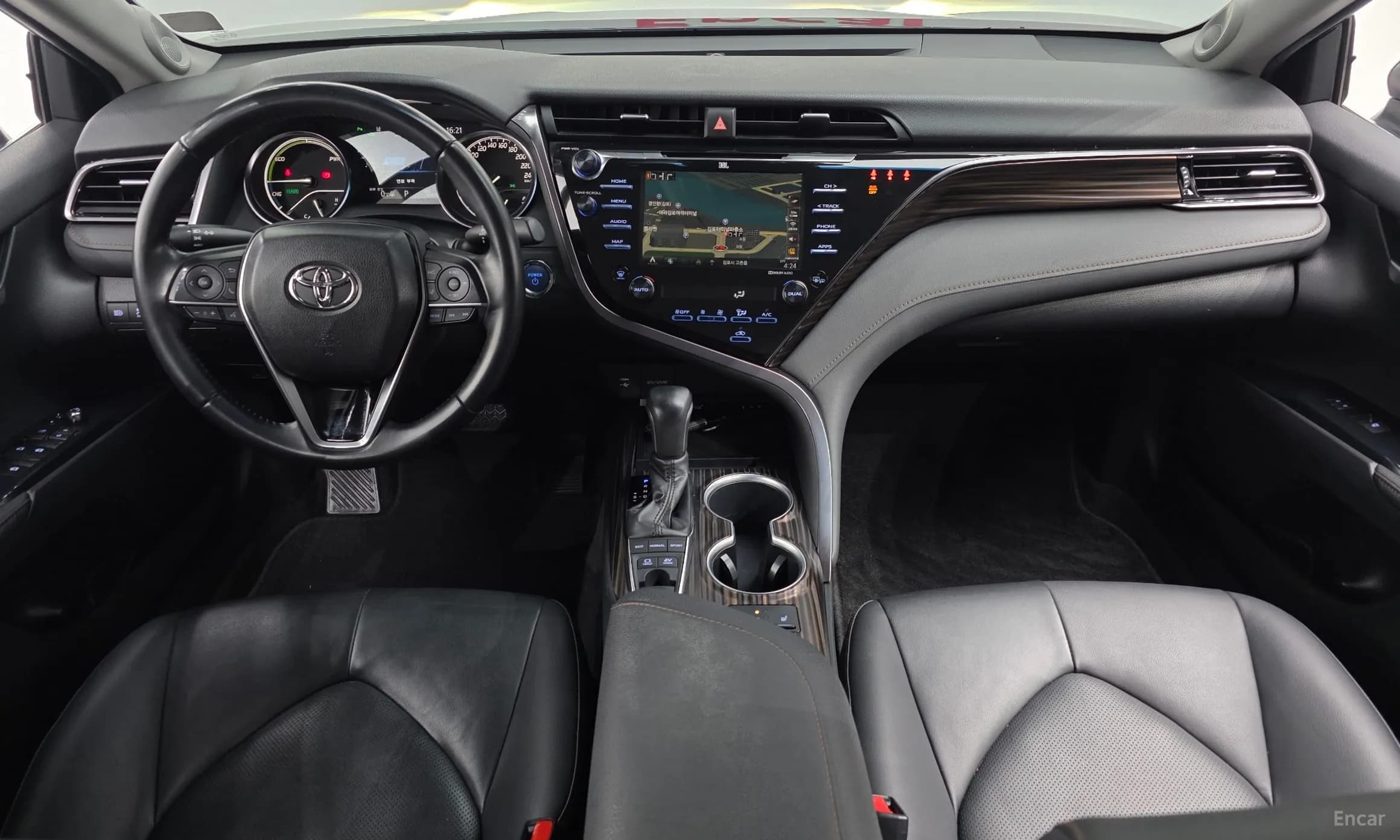 Camry (XV70)