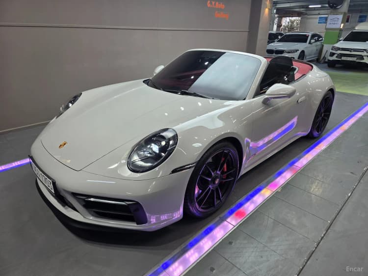 911 (992)