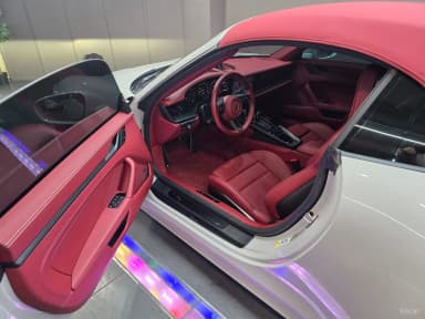 911 (992)