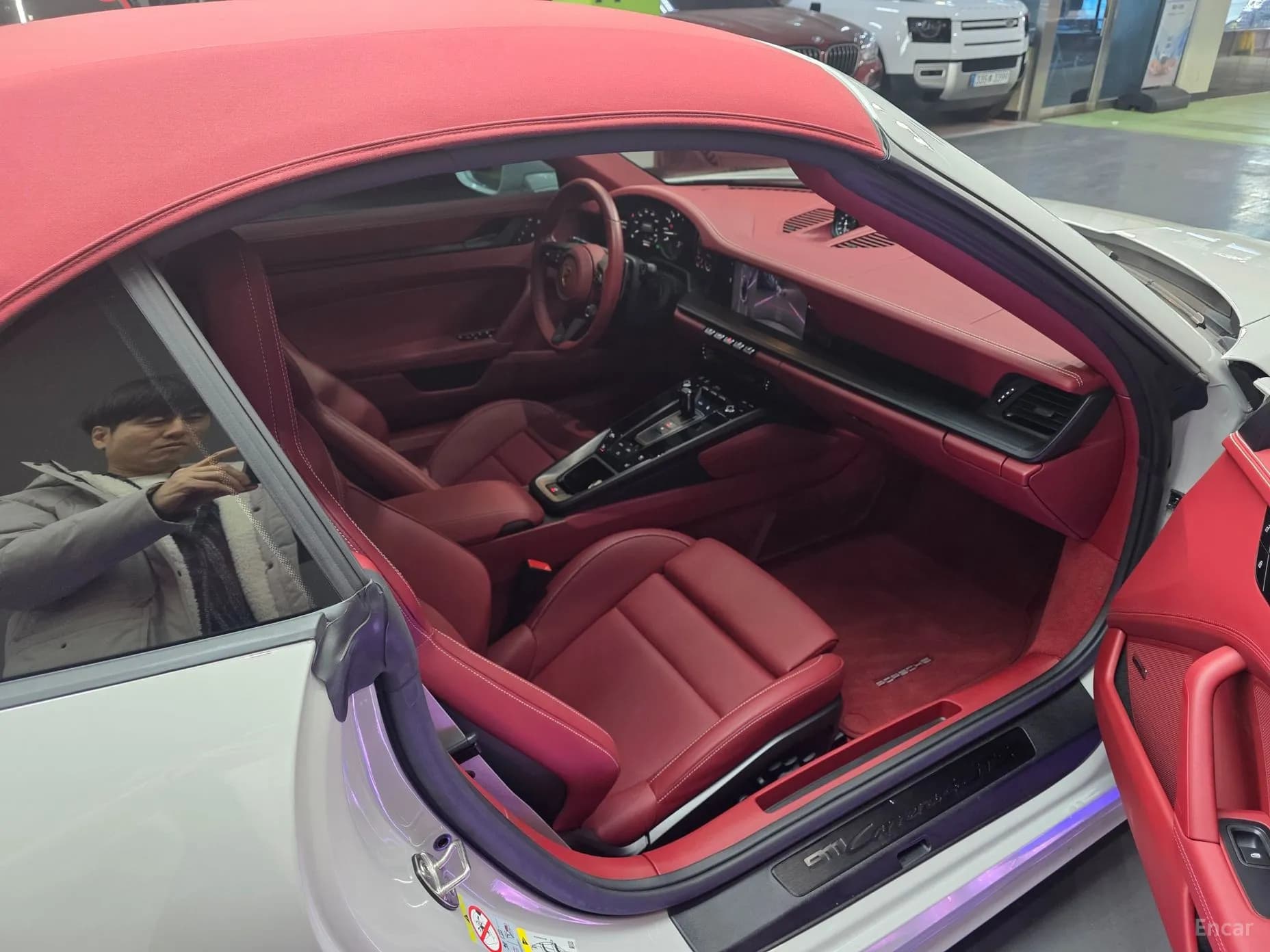 911 (992)