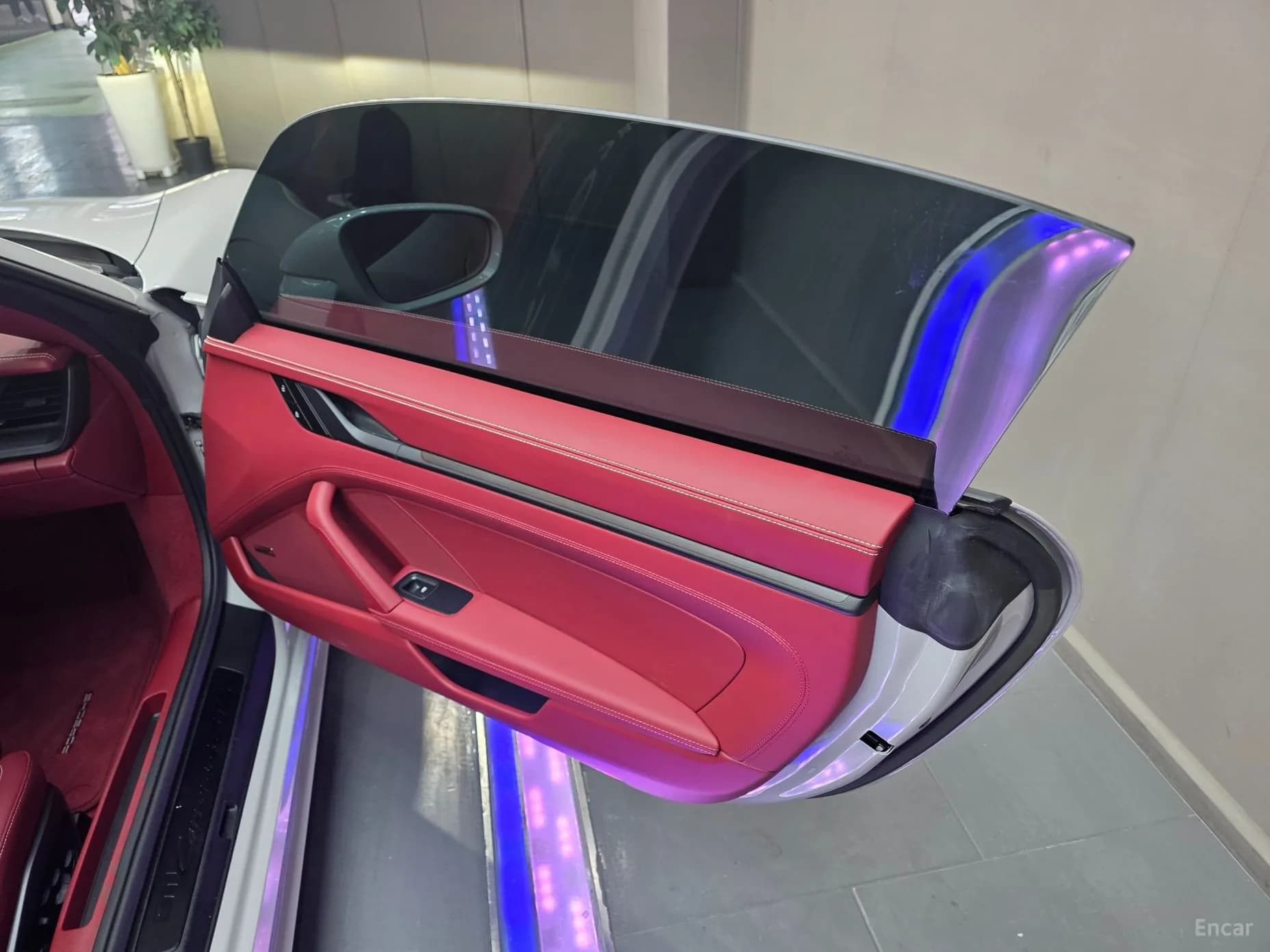911 (992)