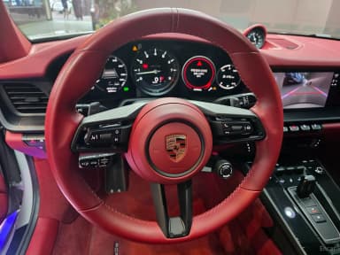 911 (992)