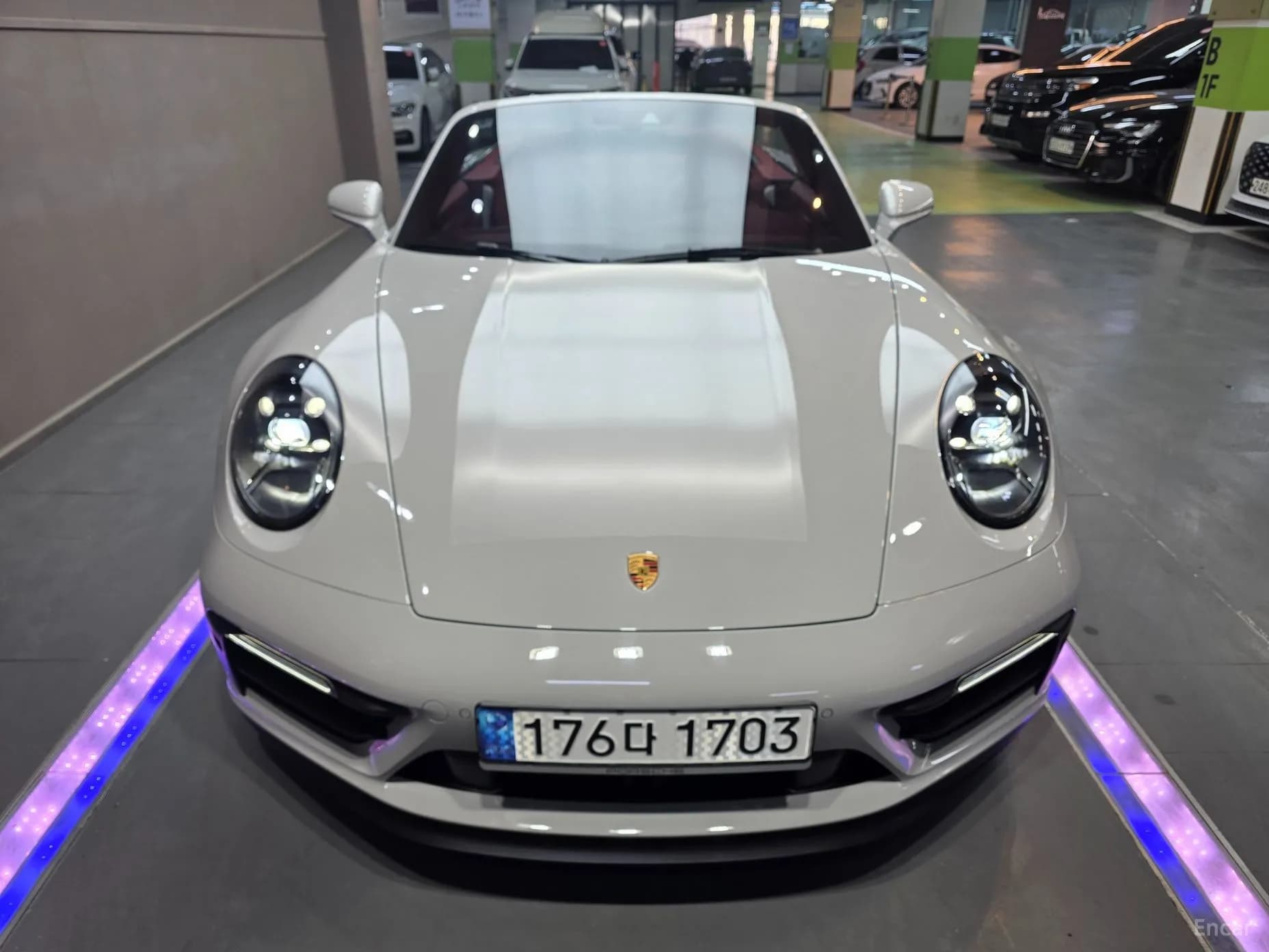 911 (992)