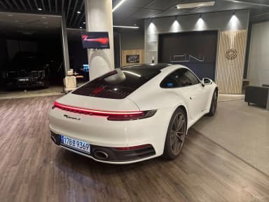 911 (992)