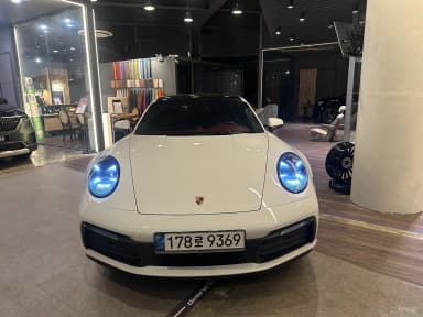 911 (992)