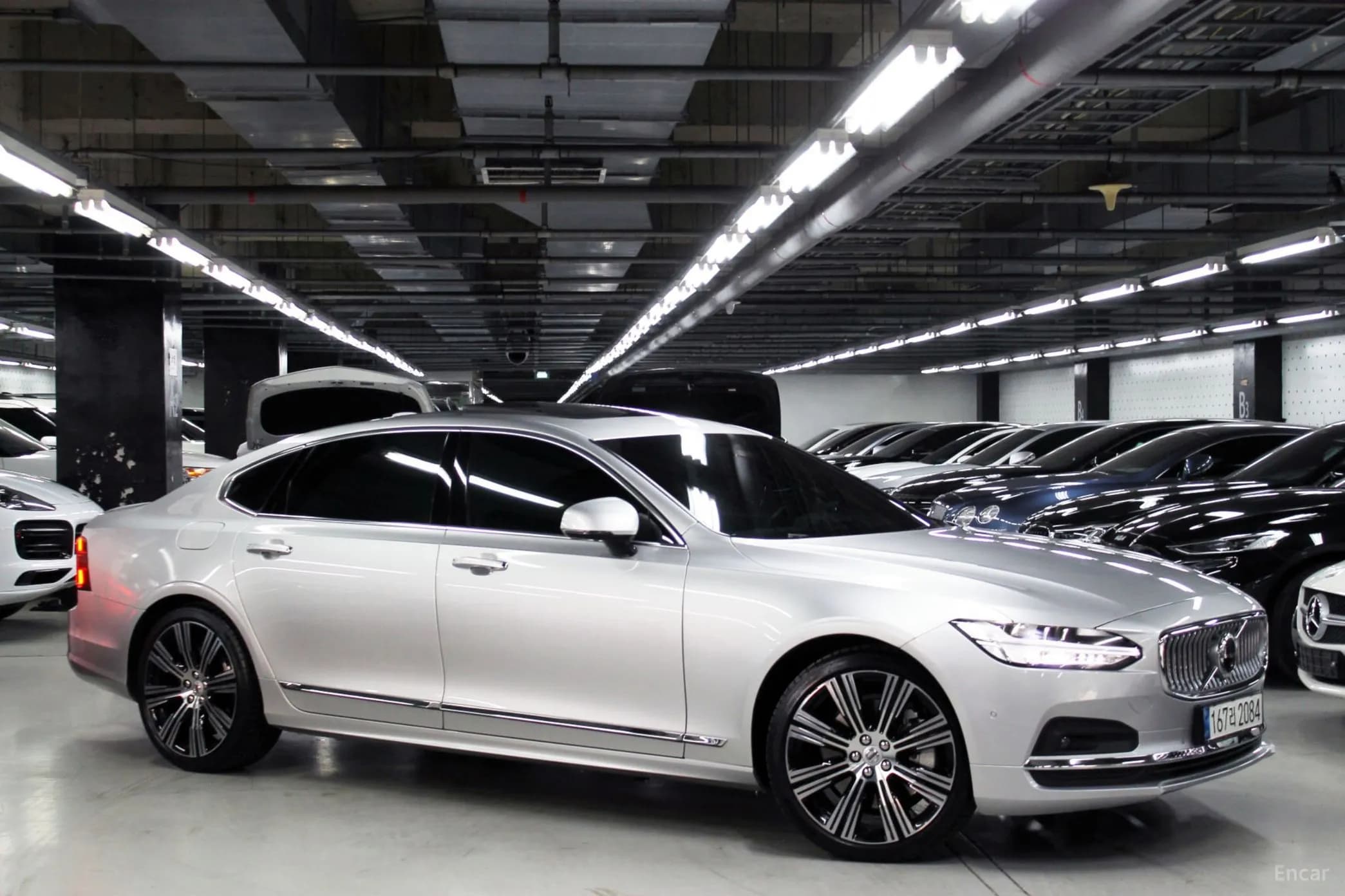 S90