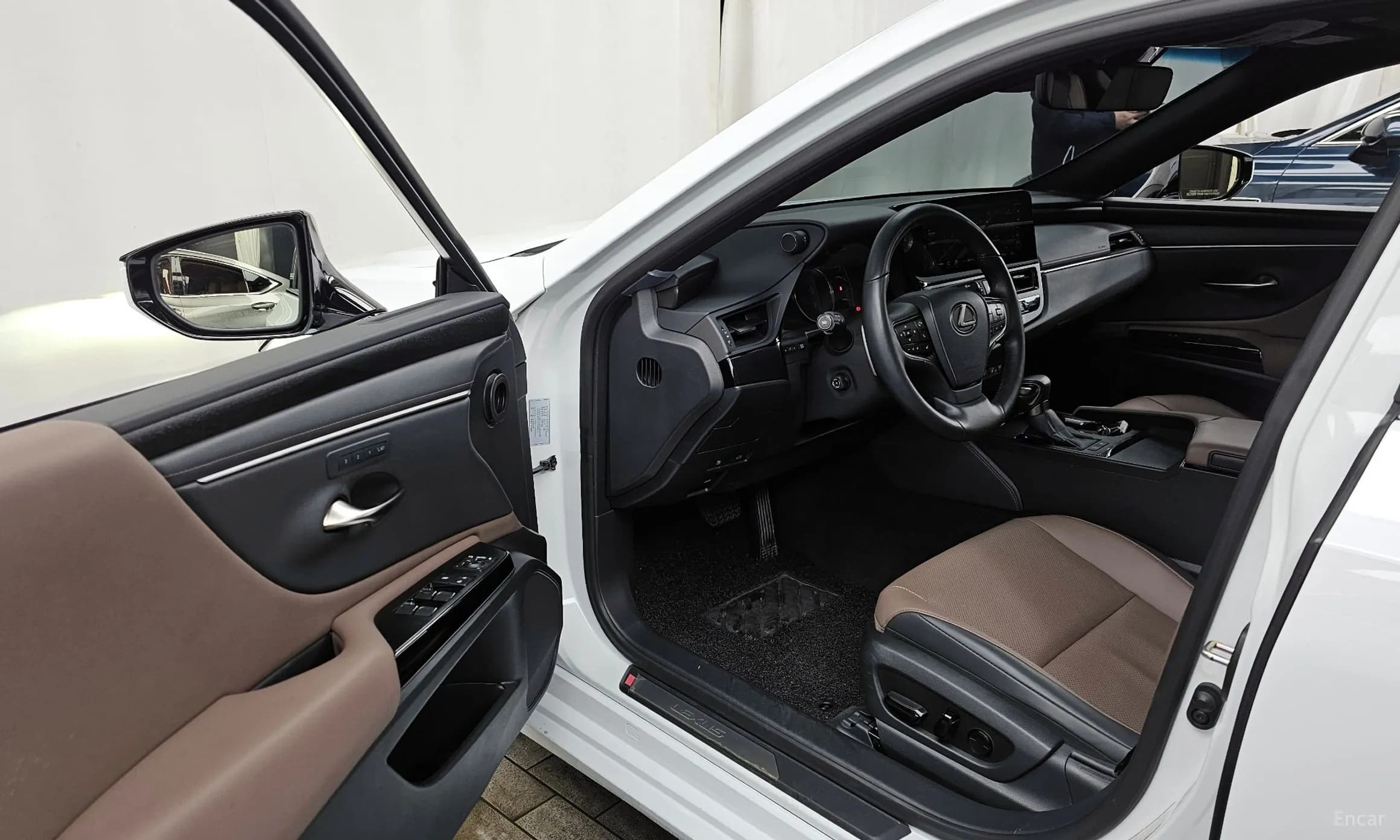 ES300h 7th Generation