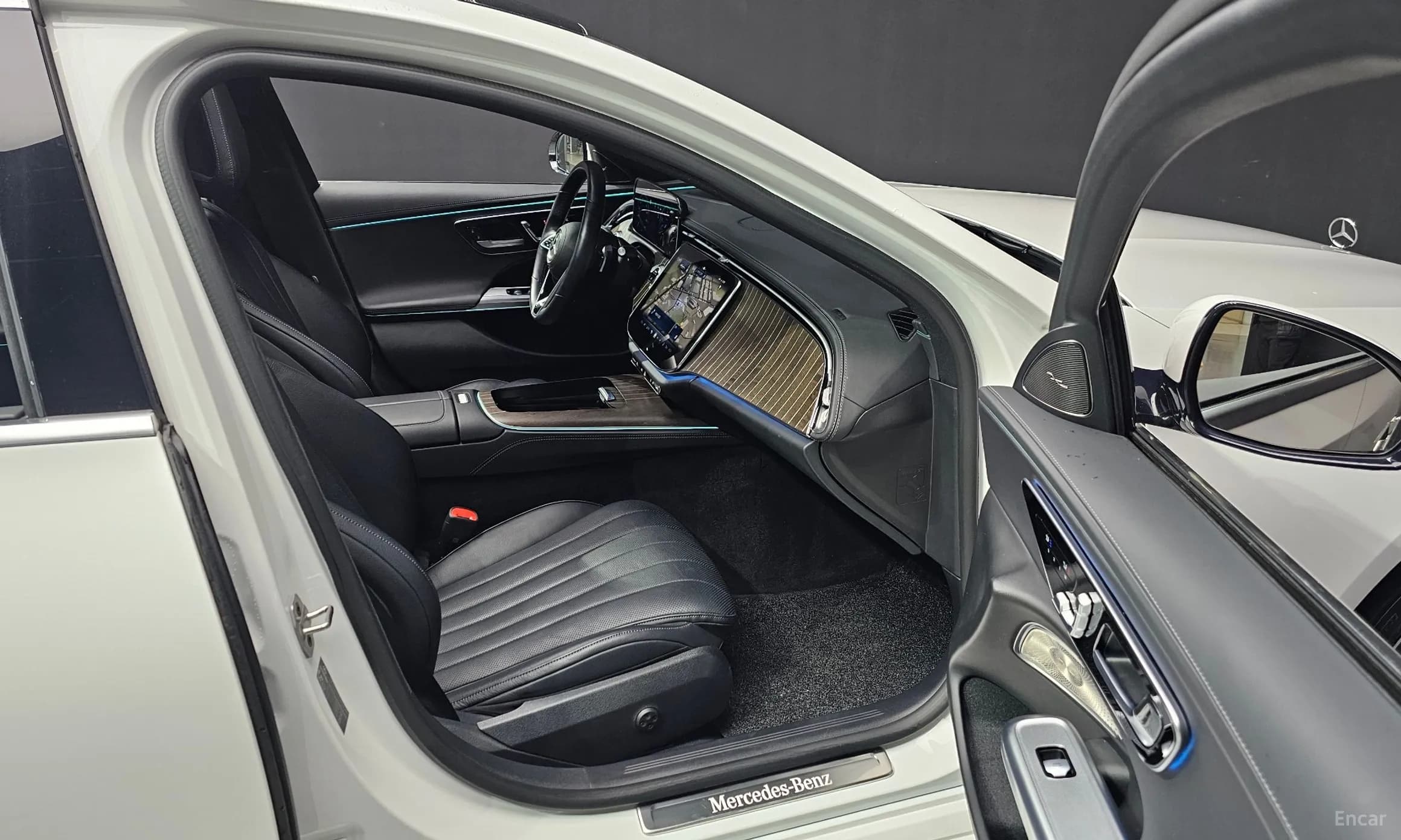 E-Class W214