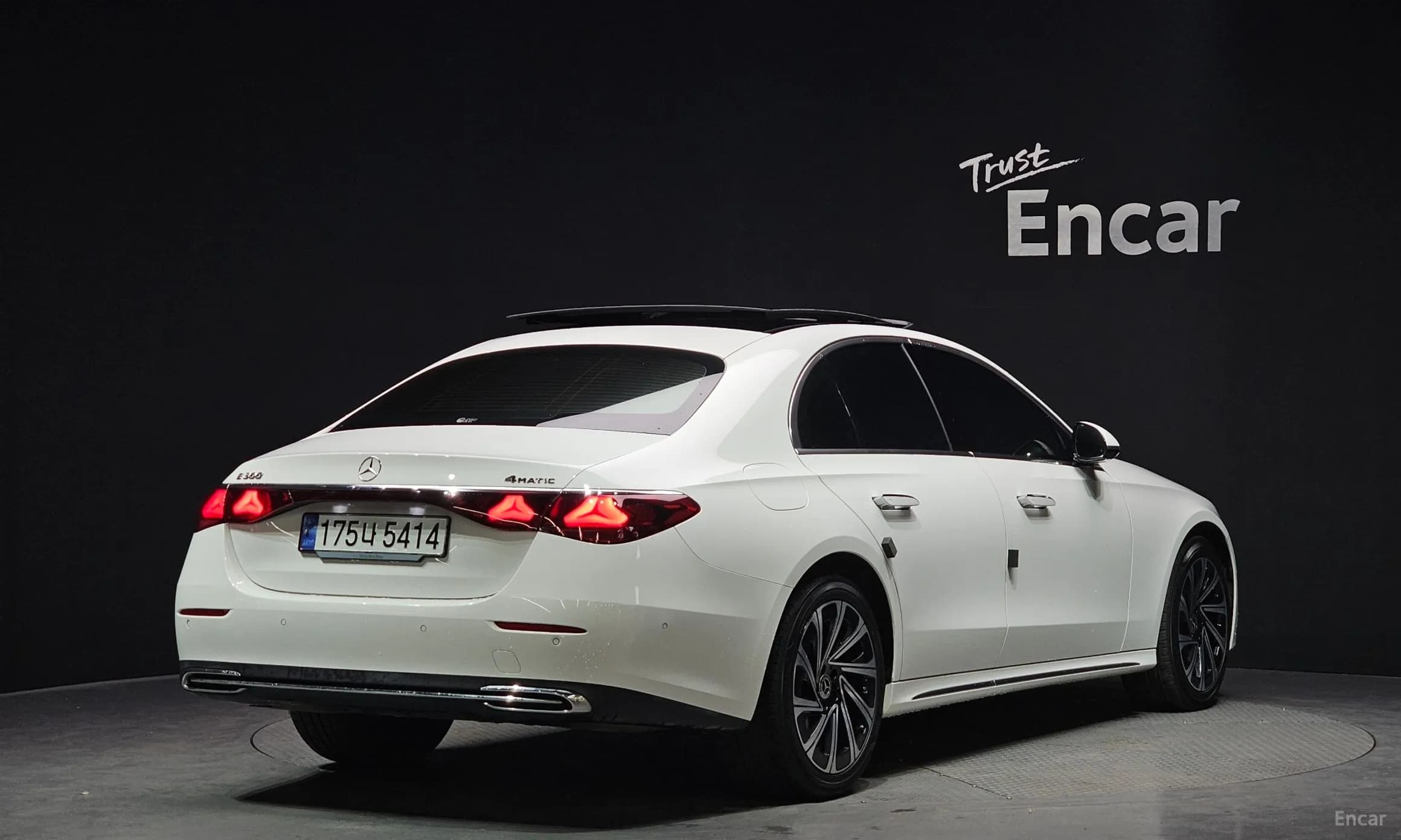 E-Class W214