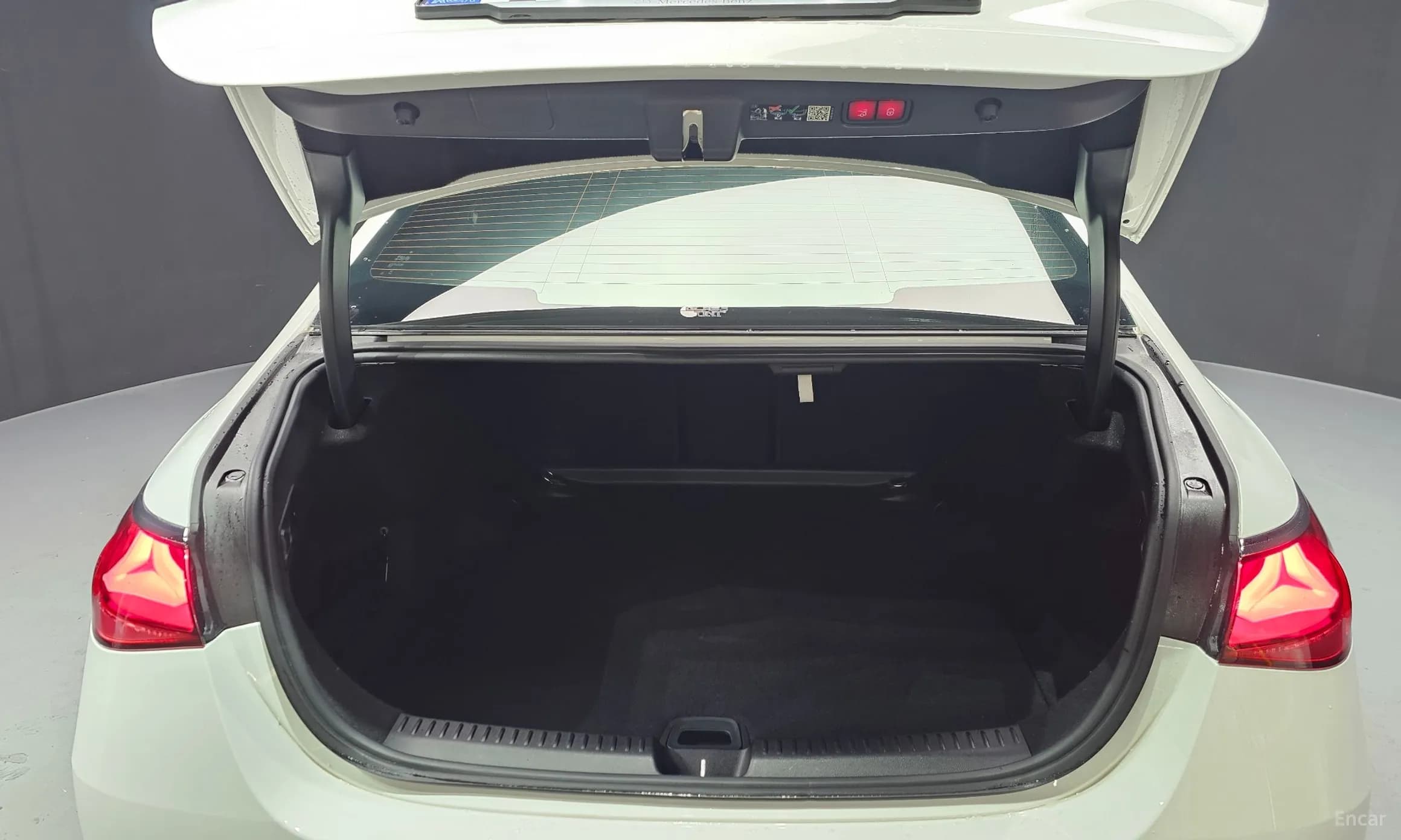 E-Class W214