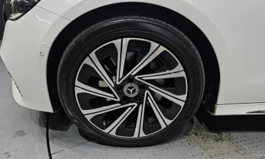 E-Class W214