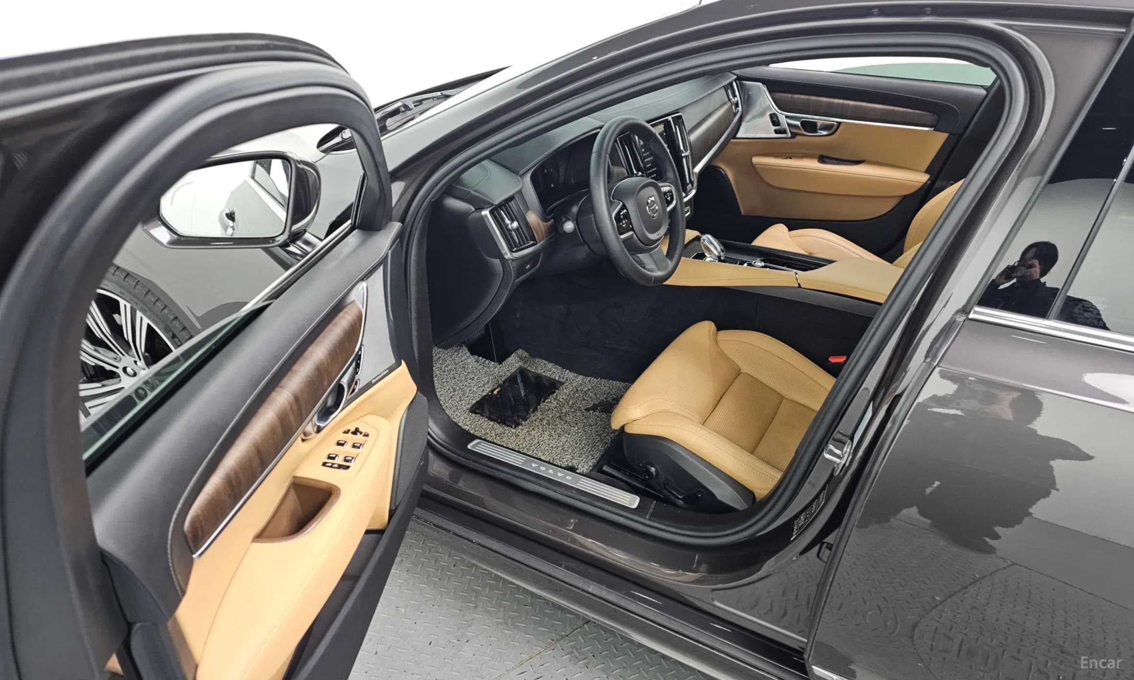 S90