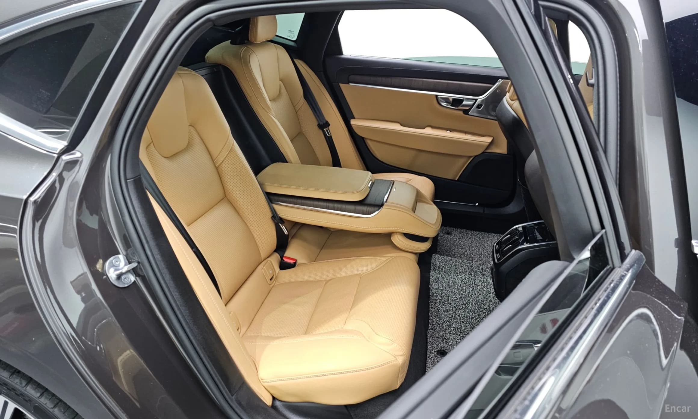 S90