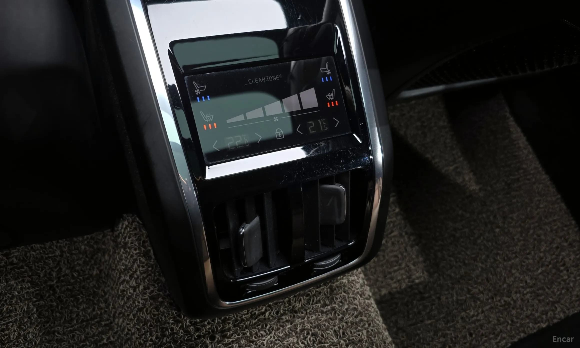 S90