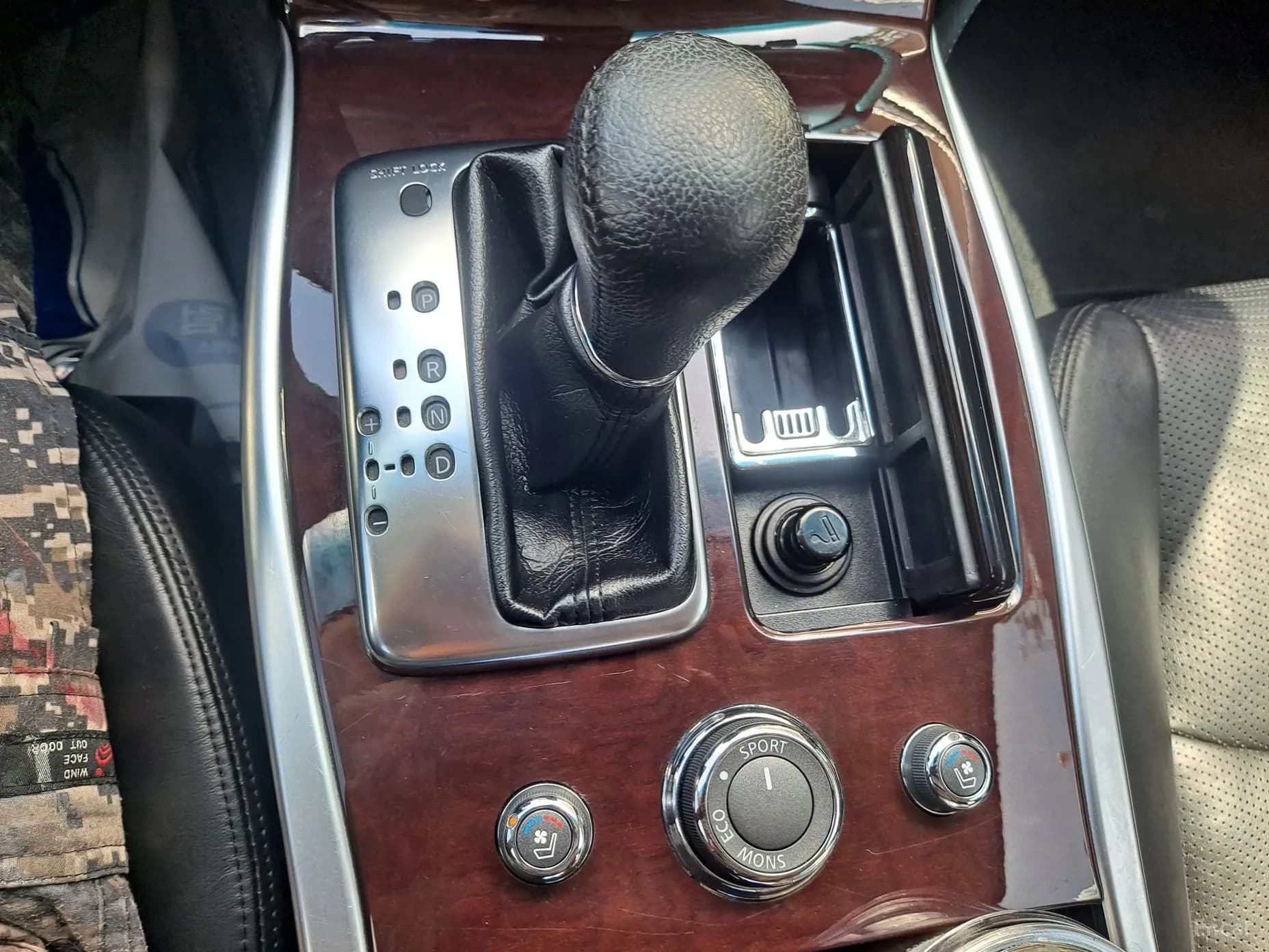 M37
