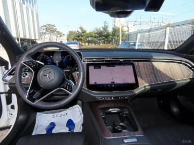 E-Class W214