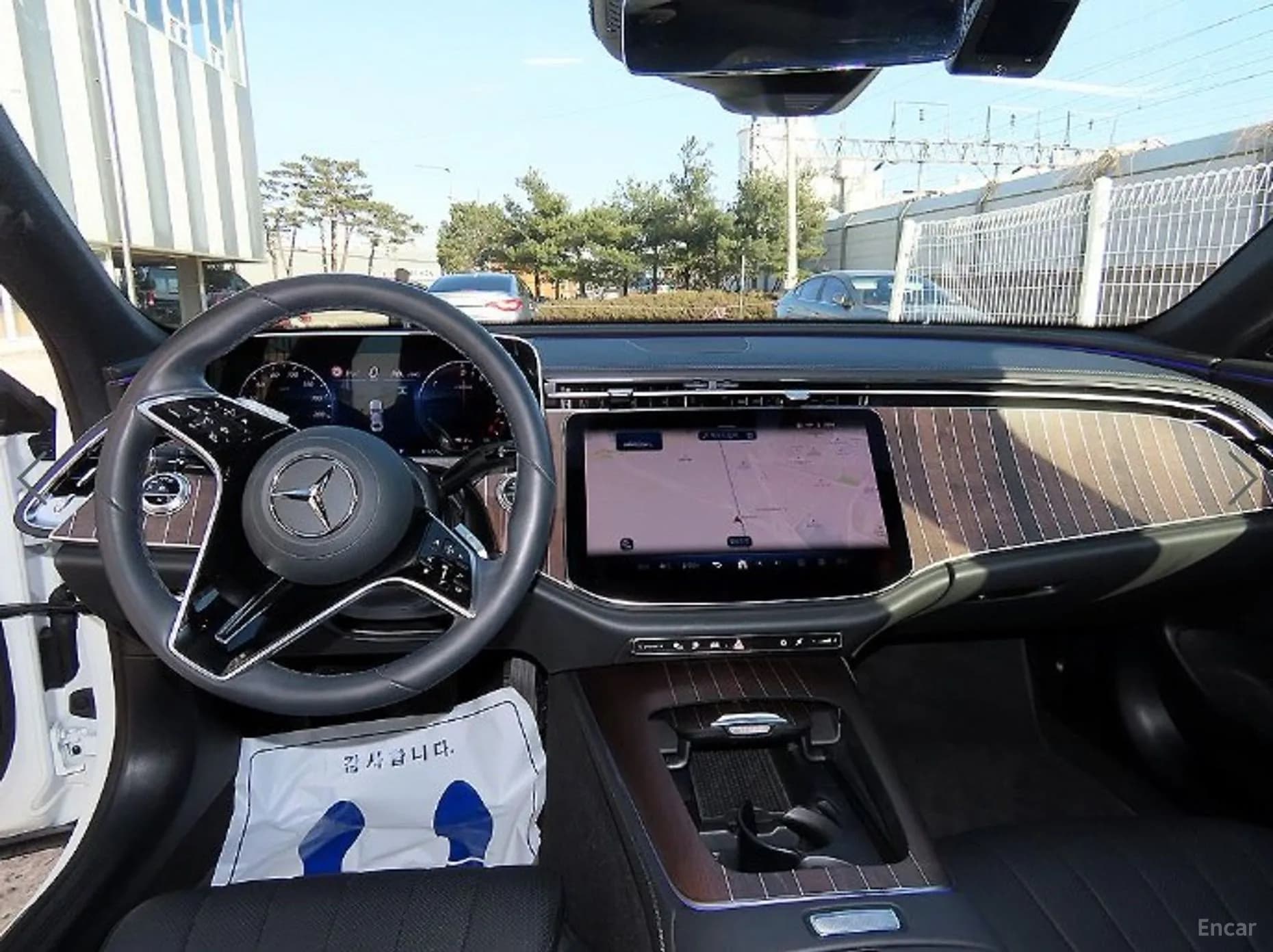 E-Class W214