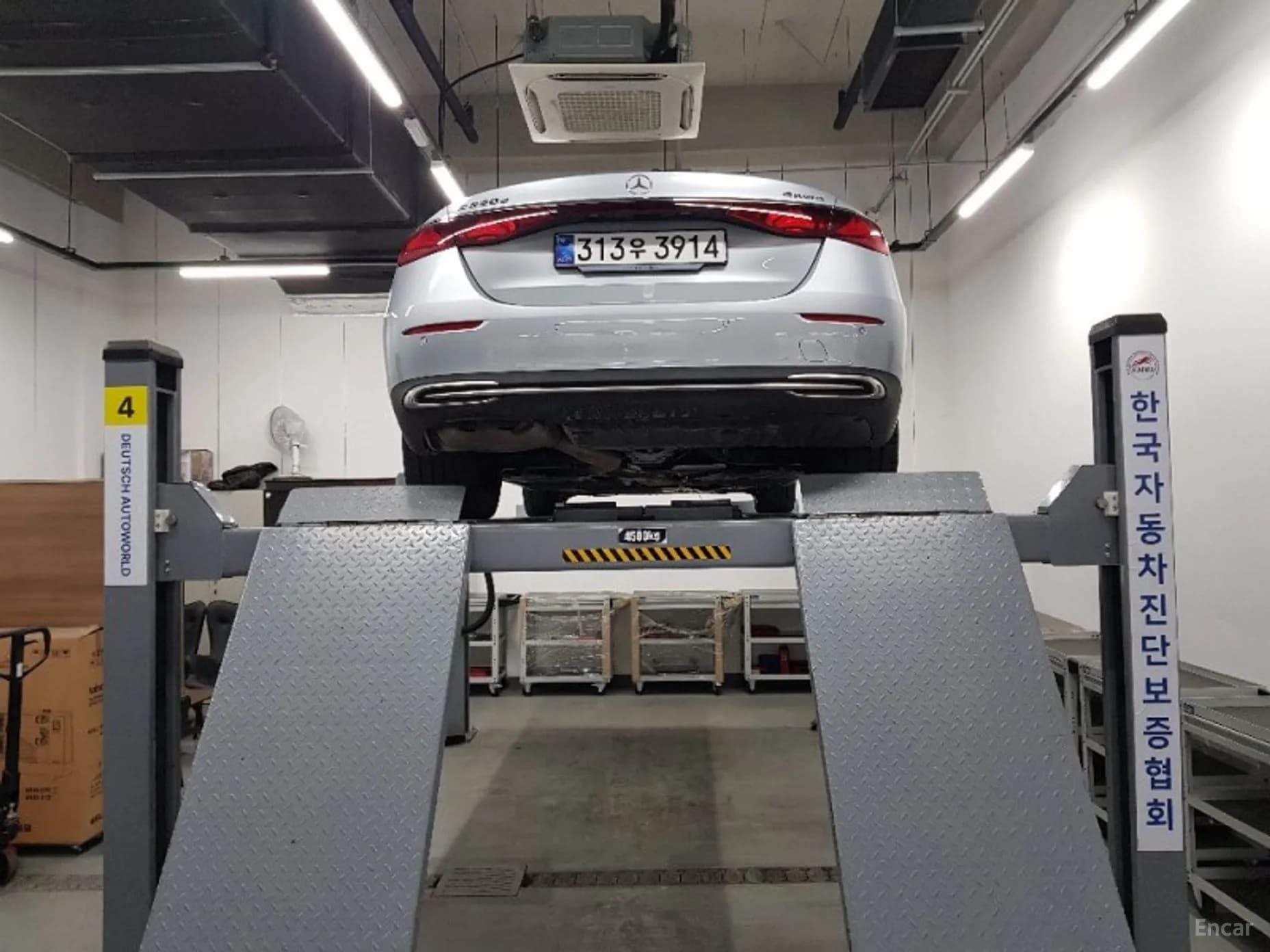 E-Class W214