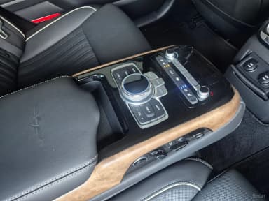 G90