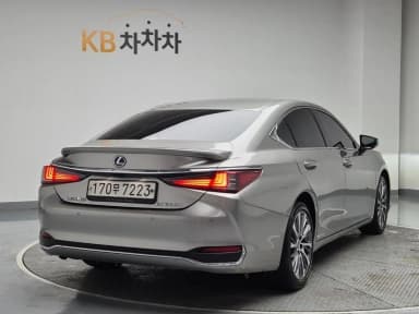 ES300h 7th Generation