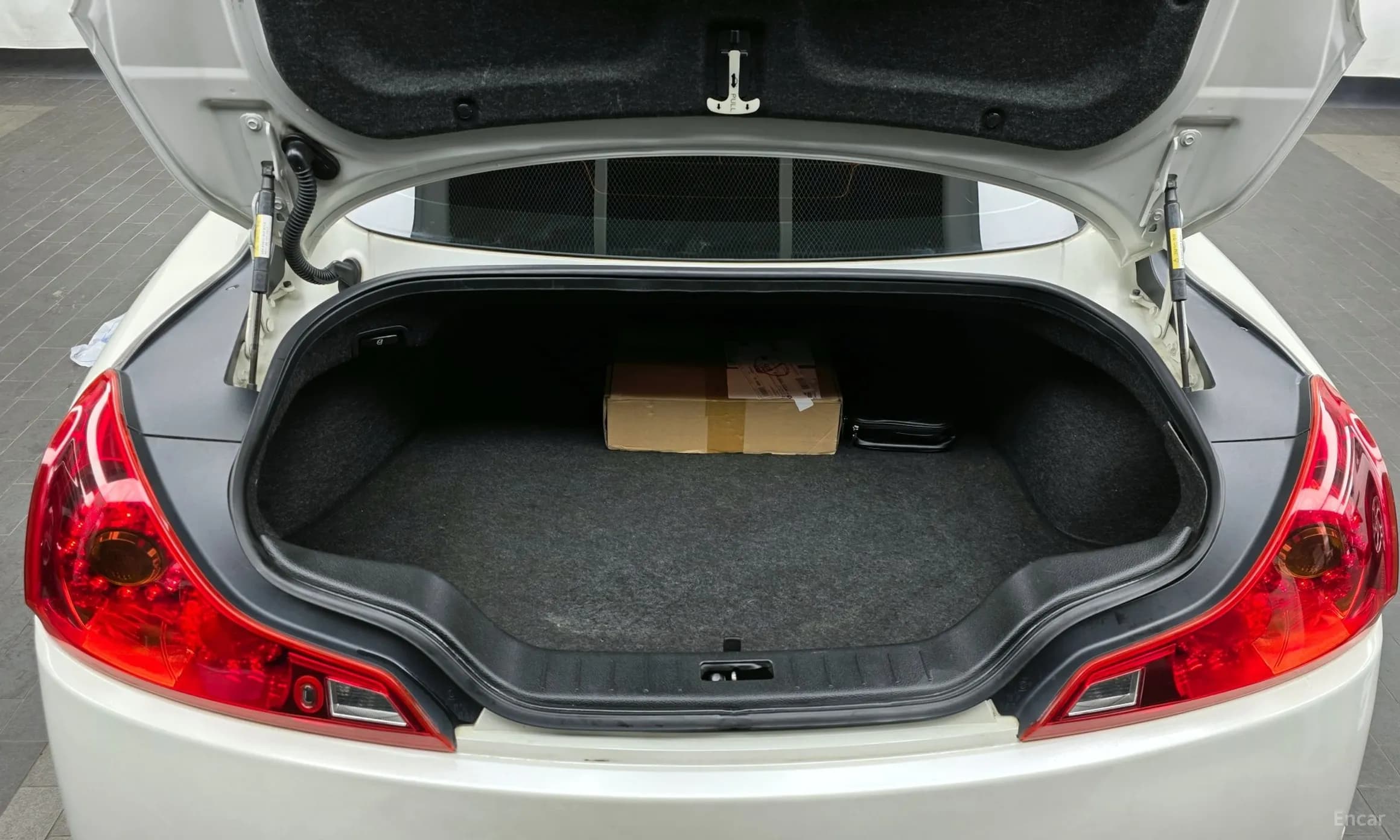 G37