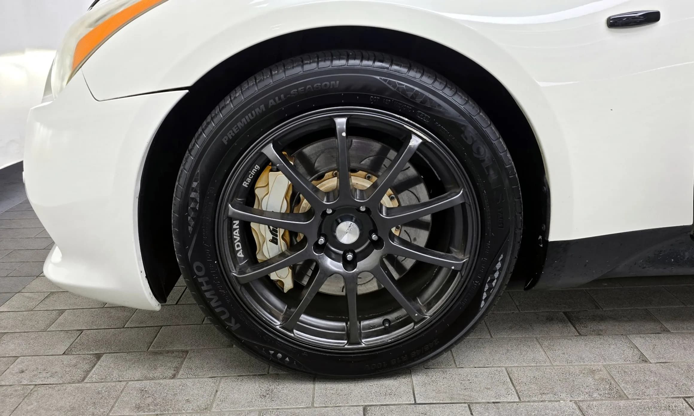 G37