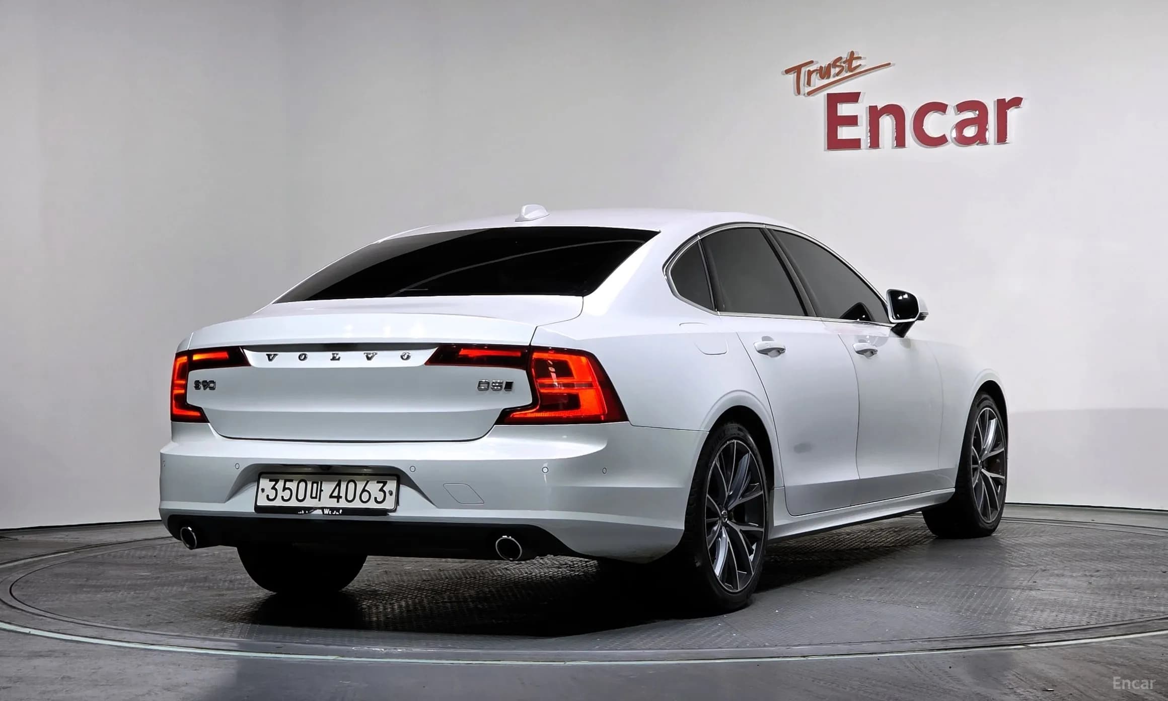 S90