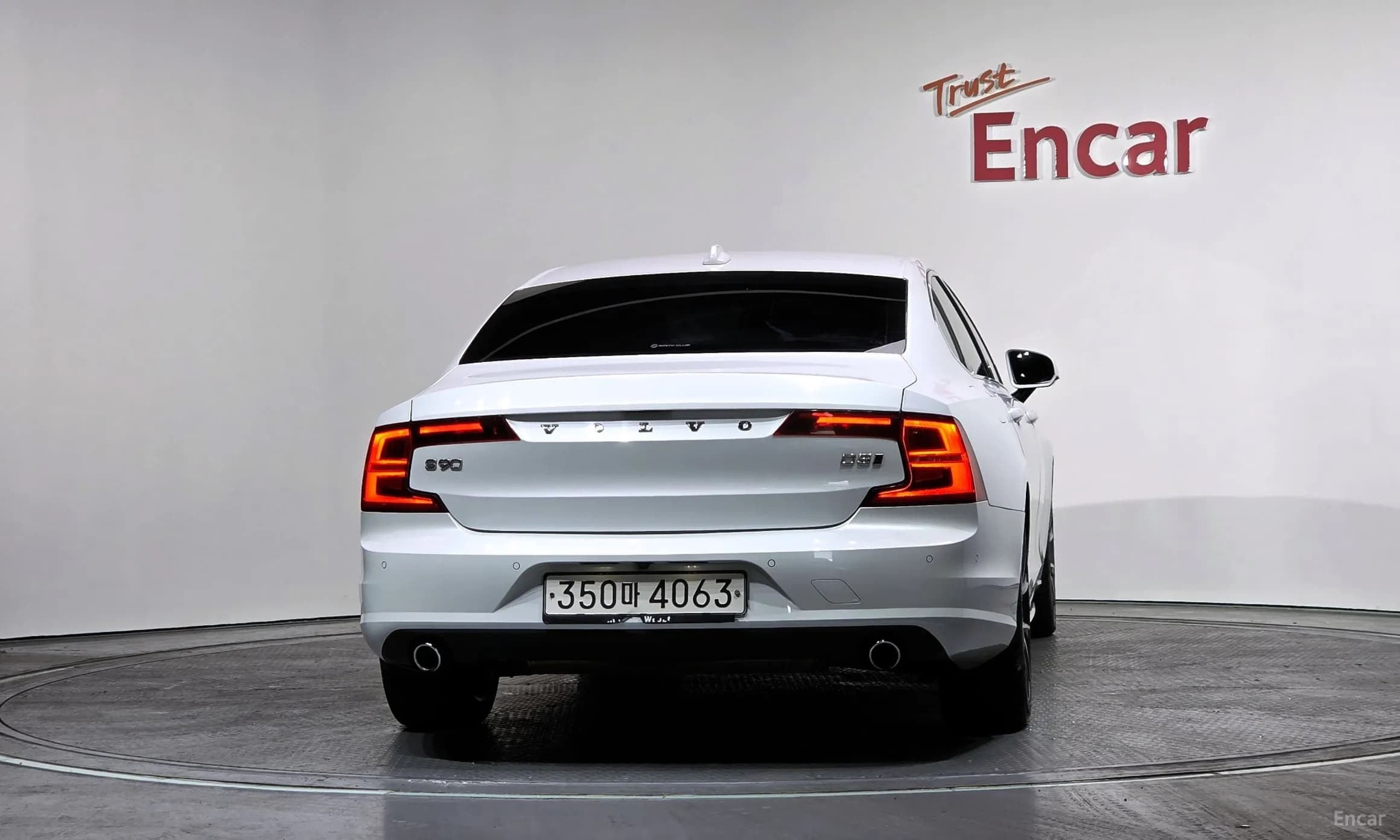 S90