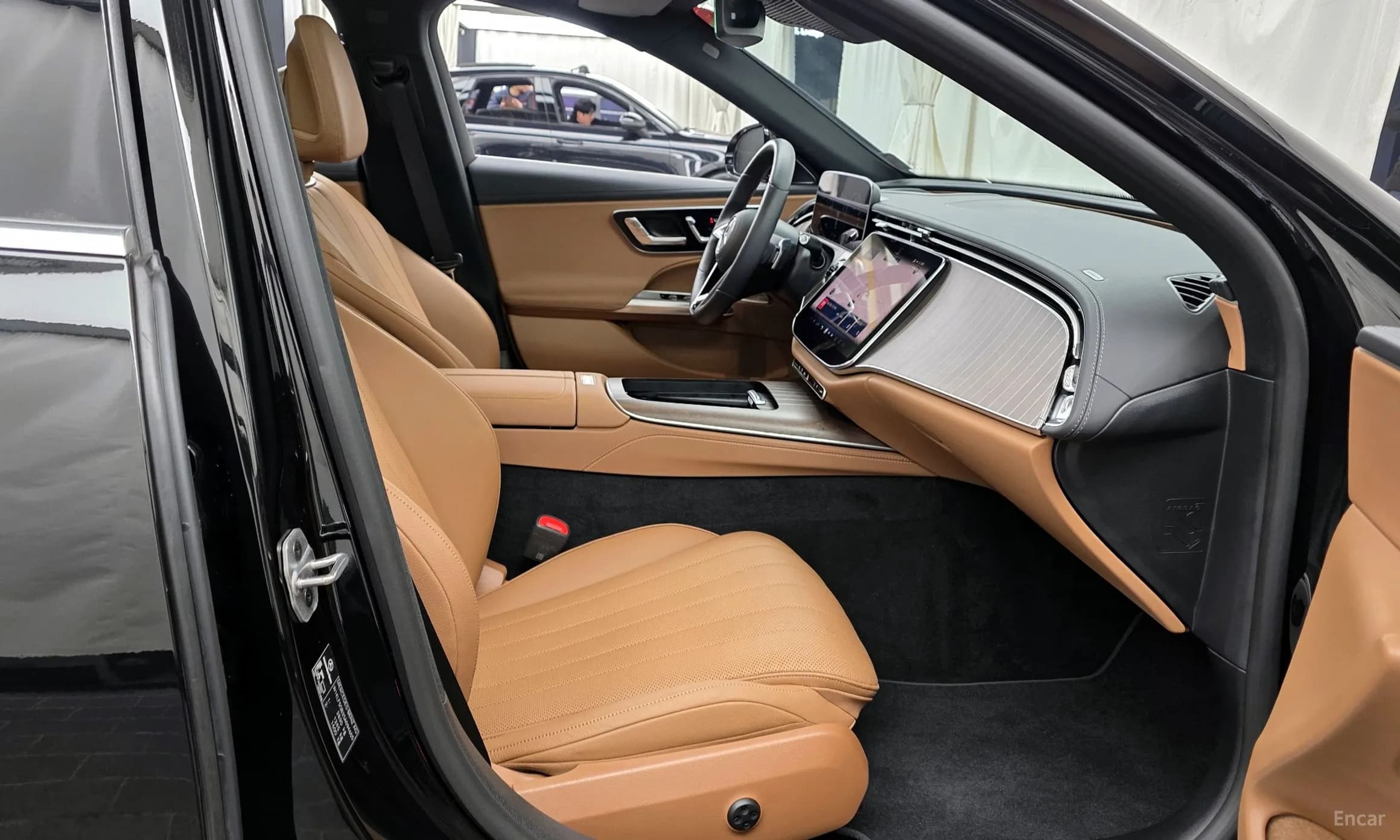 E-Class W214